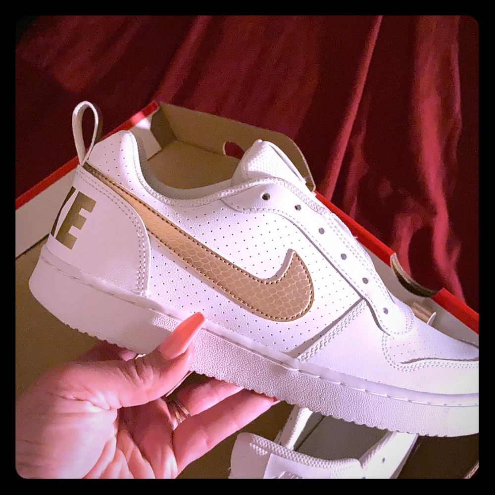Nike court